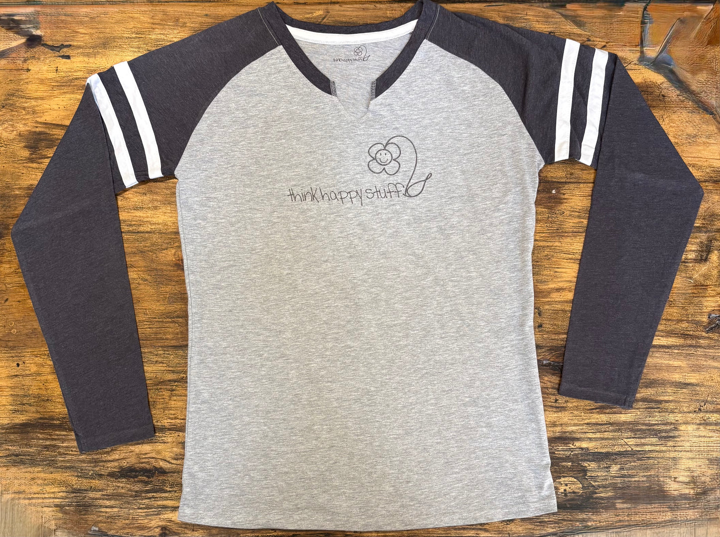 Gameday V- neck, long sleeve tee